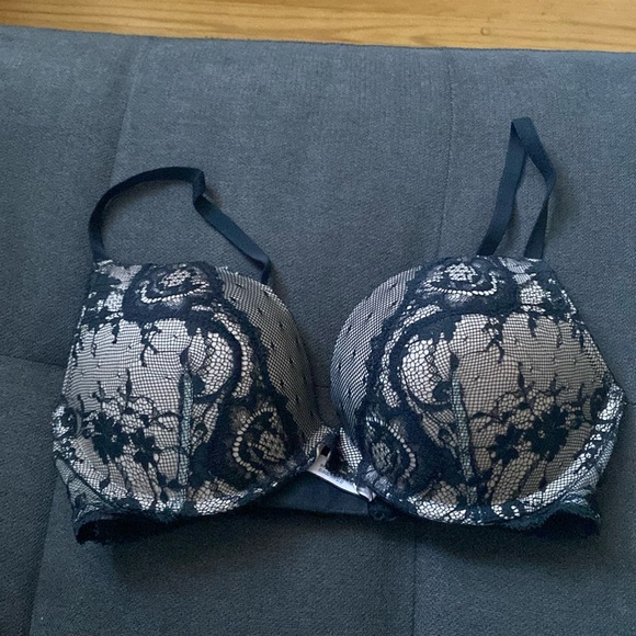 Victorias Secret Bra - Picture 1 of 4